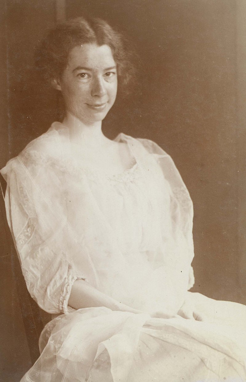 Photo of Sara Teasdale