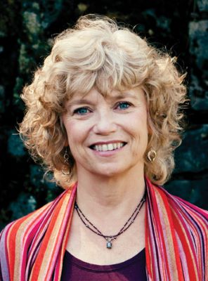 Photo of Lynea Gillen